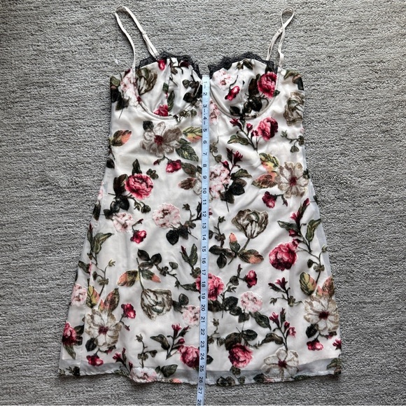 Rare London Floral Mini Dress – L (US8) – Romantic Lace Trim & Velvet Details - Picture 11 of 14